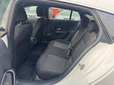 Mercedes-Benz CLA Shooting Brake 200 d Automatic Shooting Brake Business (16)