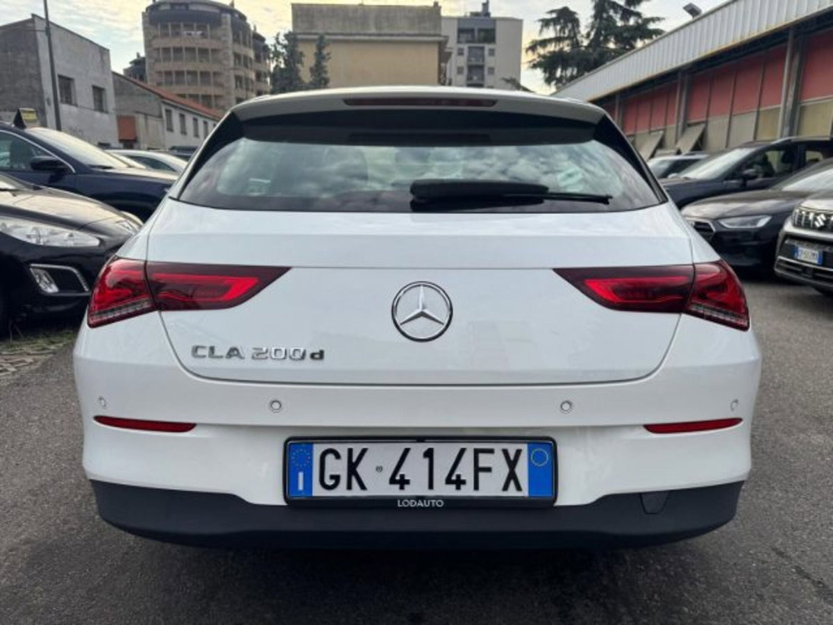 Mercedes-Benz CLA Shooting Brake 200 d Automatic Shooting Brake Business (2)