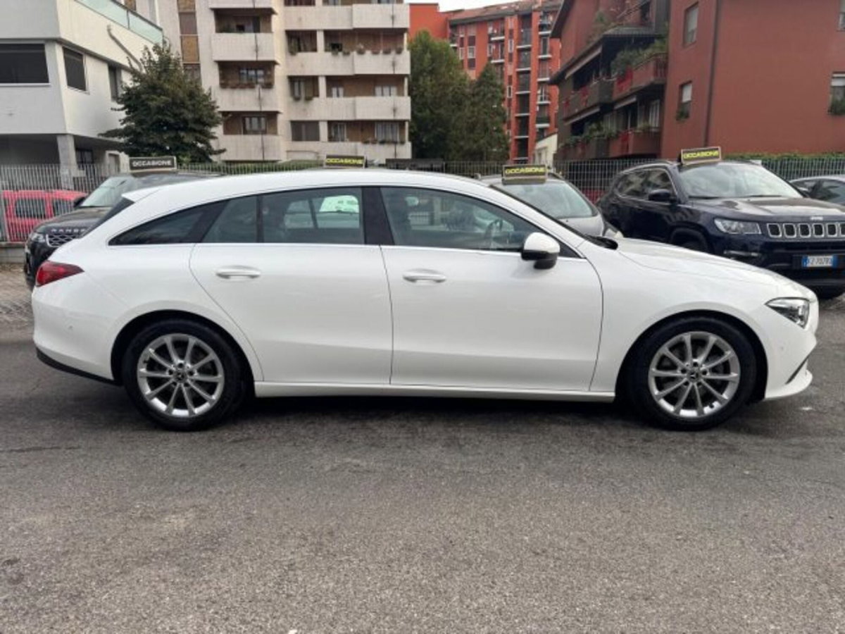 Mercedes-Benz CLA Shooting Brake 200 d Automatic Shooting Brake Business (4)