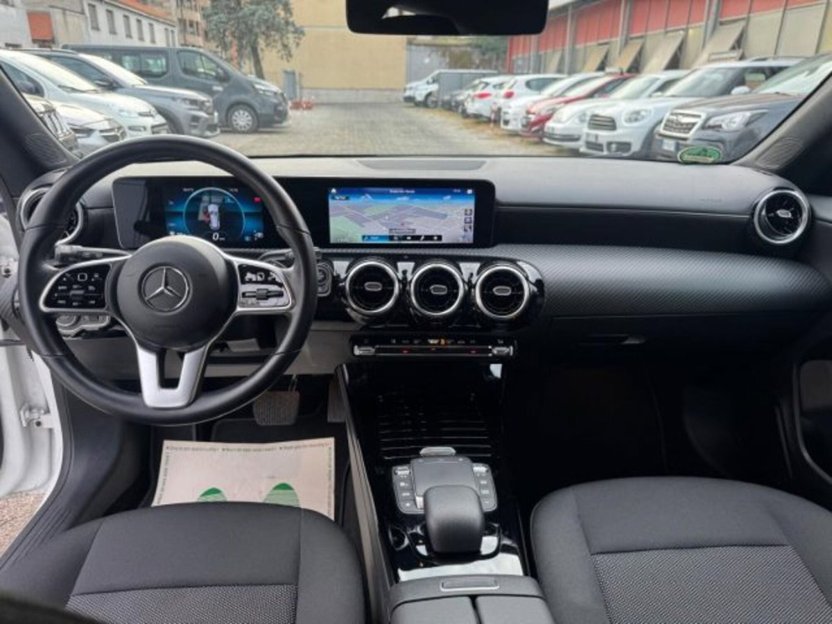 Mercedes-Benz CLA Shooting Brake 200 d Automatic Shooting Brake Business (8)