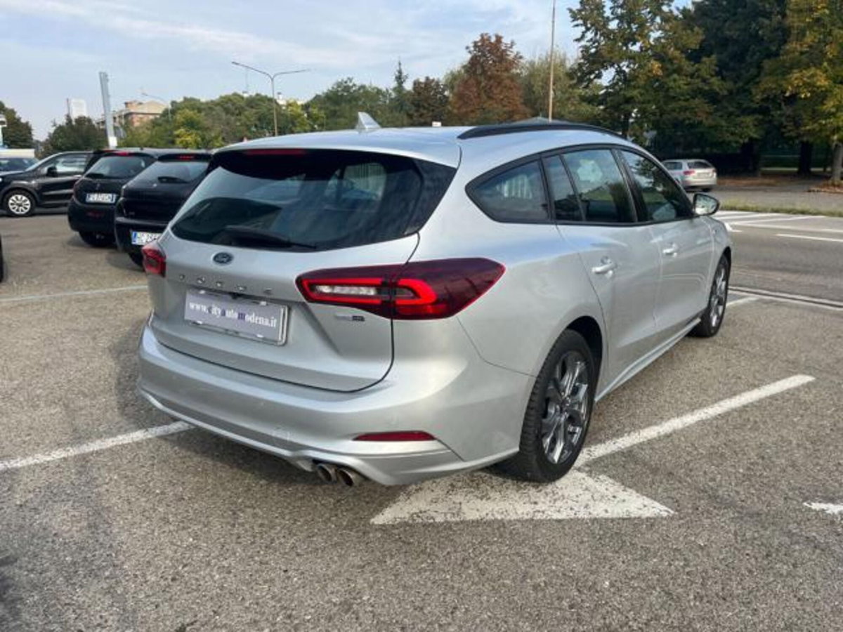 Ford Focus Station Wagon 1.0 EcoBoost Hybrid 155 CV SW ST-Line (3)