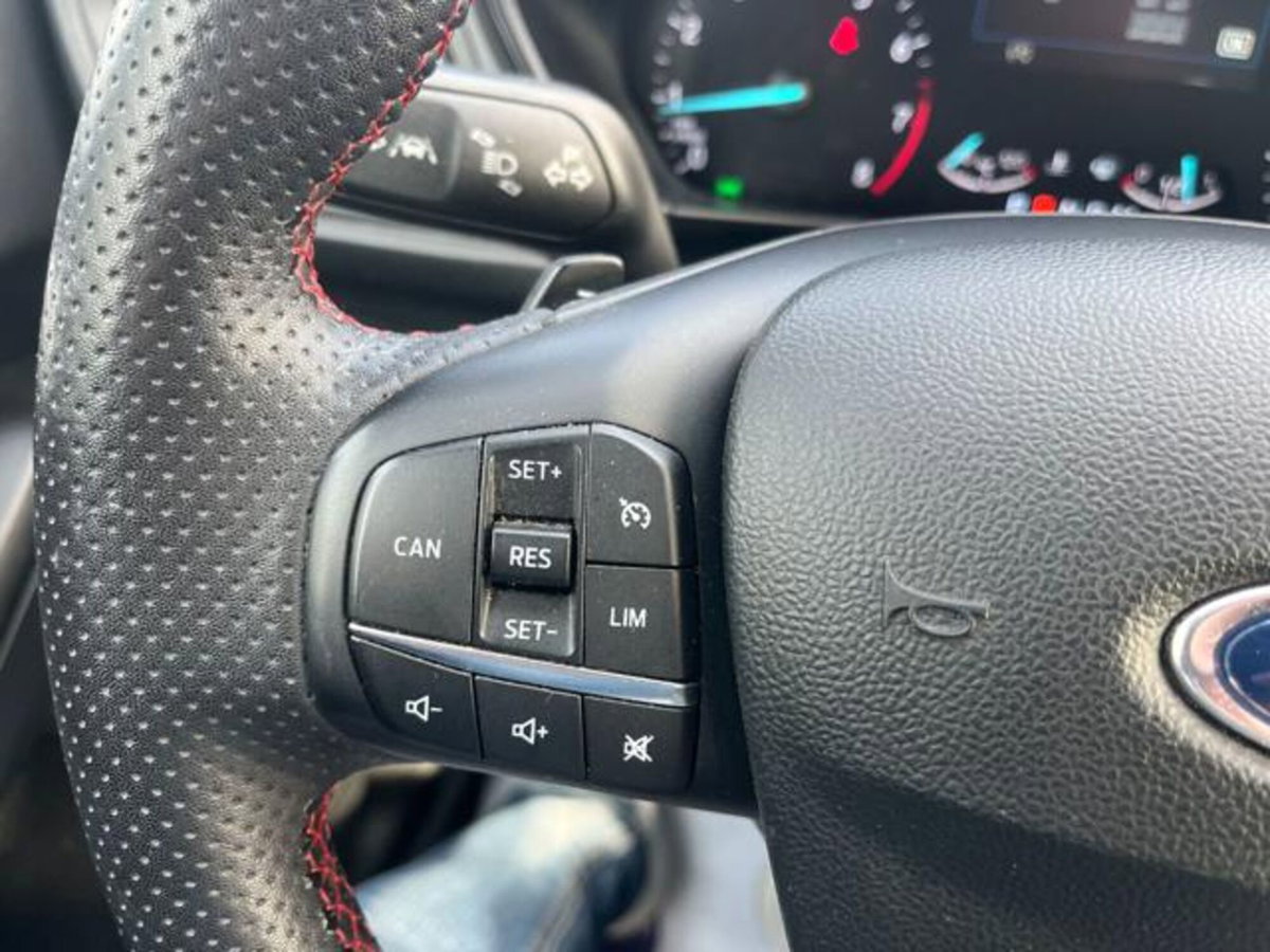 Ford Focus Station Wagon 1.0 EcoBoost Hybrid 155 CV SW ST-Line (7)