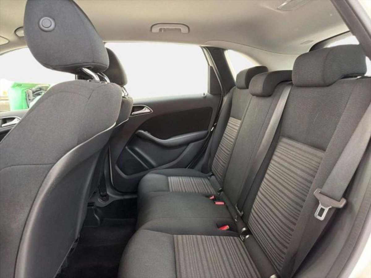 Mercedes-Benz Classe B 180 CDI Premium (13)