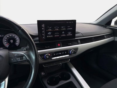 Audi A4 Avant 30 TDI/136 CV S tronic S line edition (10)