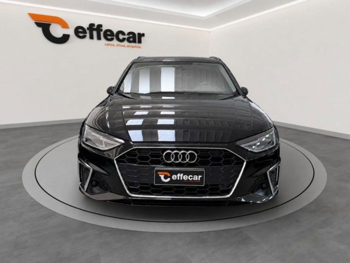 Audi A4 Avant 30 TDI/136 CV S tronic S line edition (2)