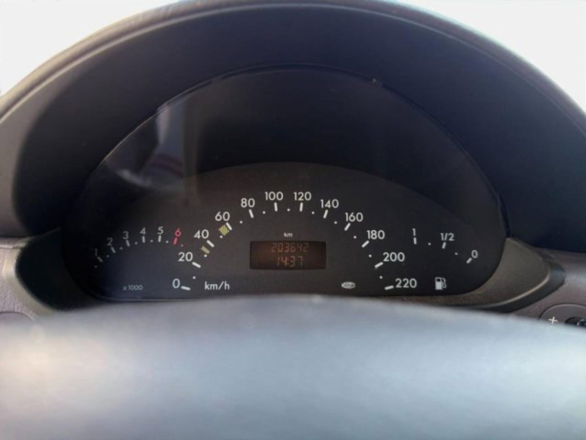 Mercedes-Benz Classe A 140 cat Classic (9)