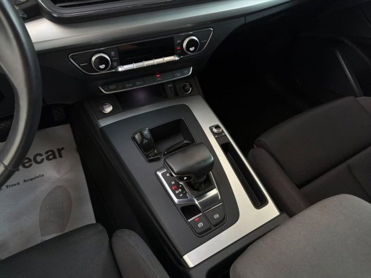 Audi Q5 40 TDI 204 CV quattro S tronic Business (11)