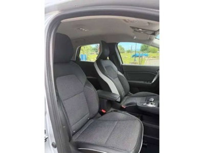 Renault Captur Plug-in Hybrid E-Tech 160 CV Intens (14)