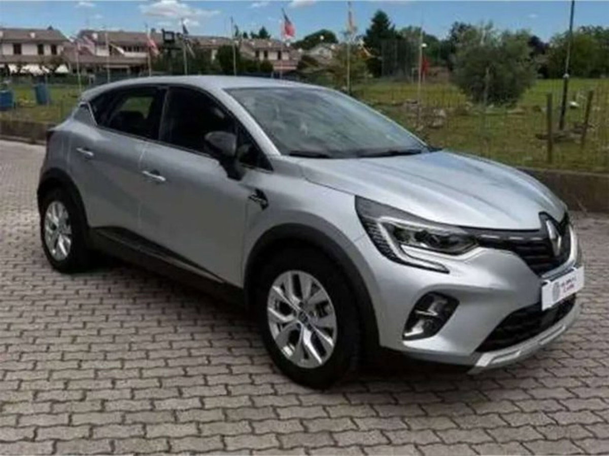 Renault Captur Plug-in Hybrid E-Tech 160 CV Intens (4)