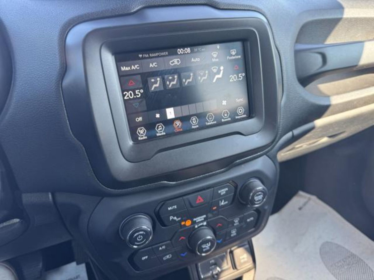 Jeep Renegade 1.3 T4 DDCT Longitude (8)
