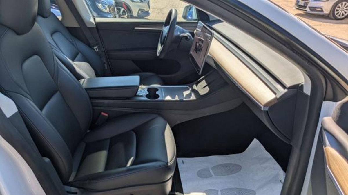 Tesla Model Y Performance Dual Motor awd (10)