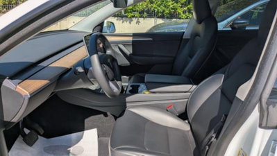Tesla Model Y Performance Dual Motor awd (15)