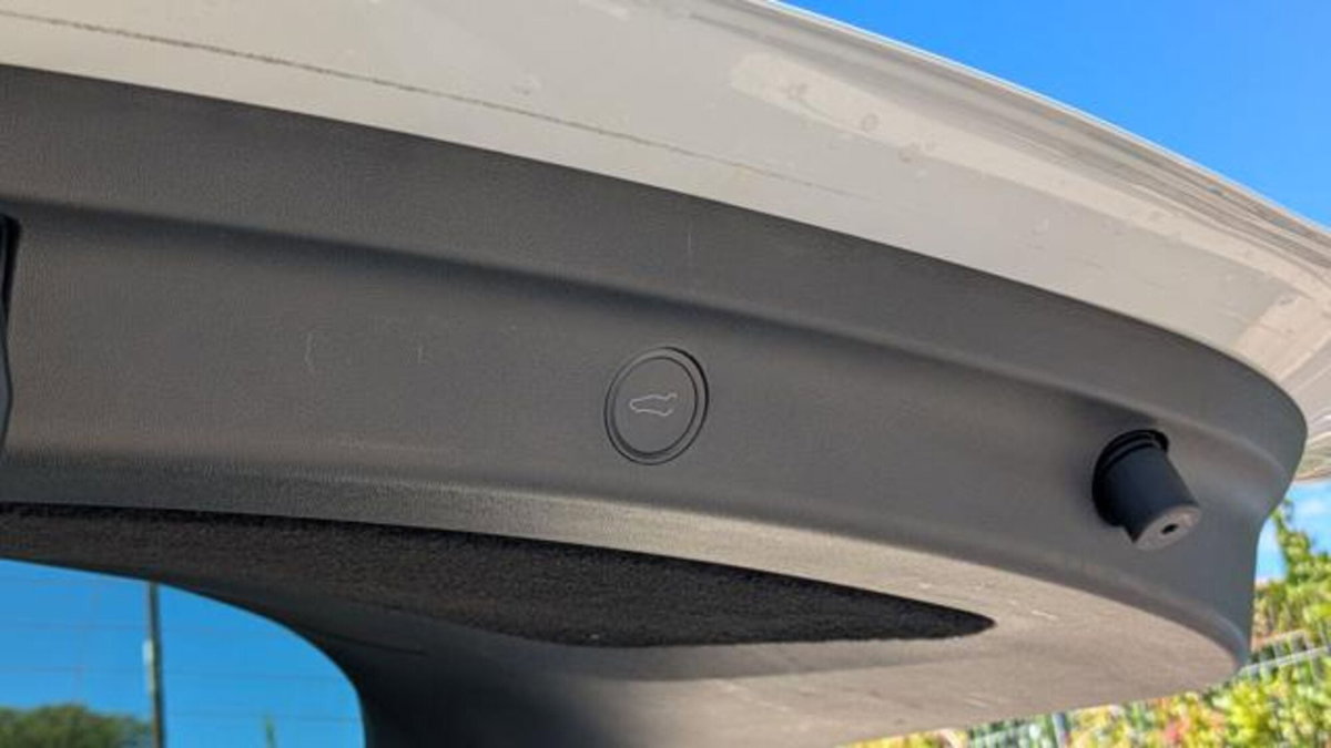 Tesla Model Y Performance Dual Motor awd (20)