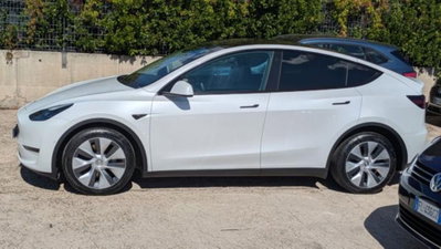 Tesla Model Y Performance Dual Motor awd (17)