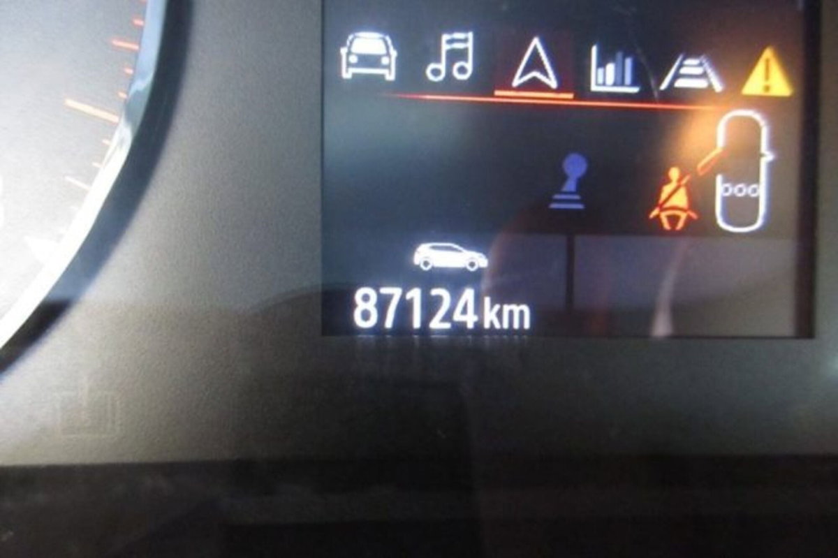 Renault Clio 1.0 tce Techno Gpl 100cv (9)