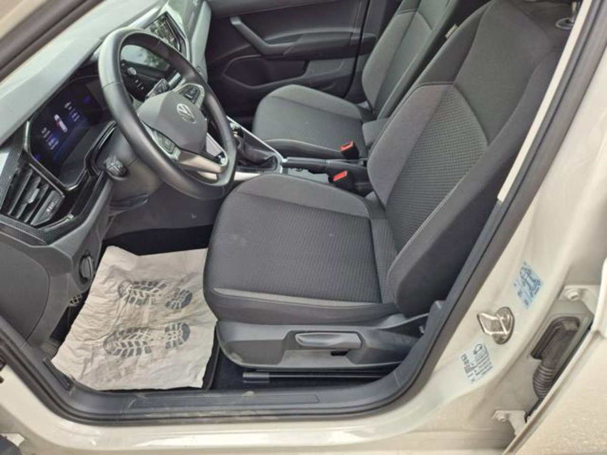 Volkswagen Taigo 1.0 tsi Edition 95cv (9)