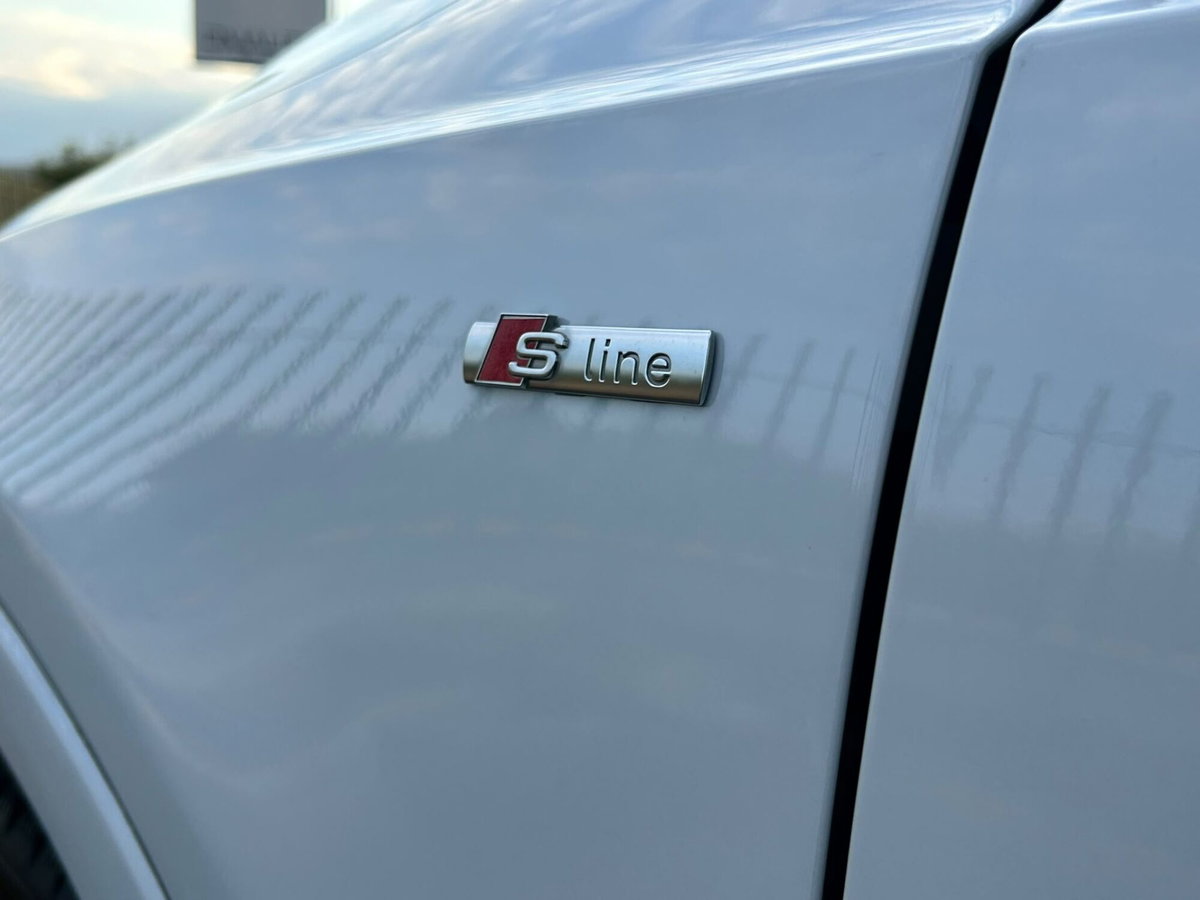 Audi Q3 2.0 TDI 120 CV (12)