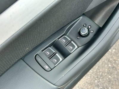Audi Q3 2.0 TDI 120 CV (14)