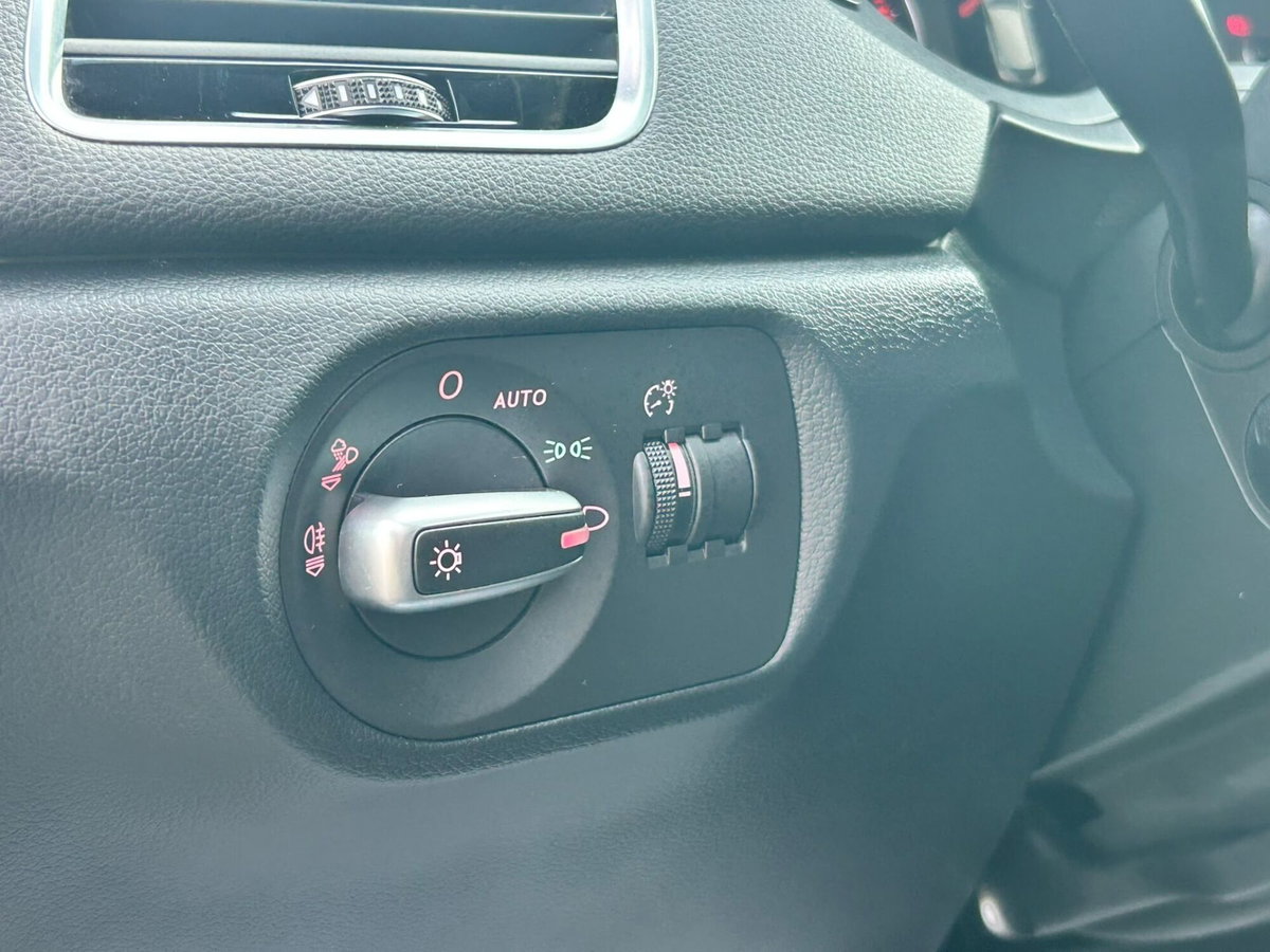 Audi Q3 2.0 TDI 120 CV (18)