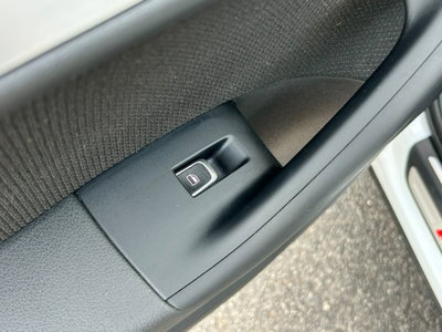 Audi Q3 2.0 TDI 120 CV (19)