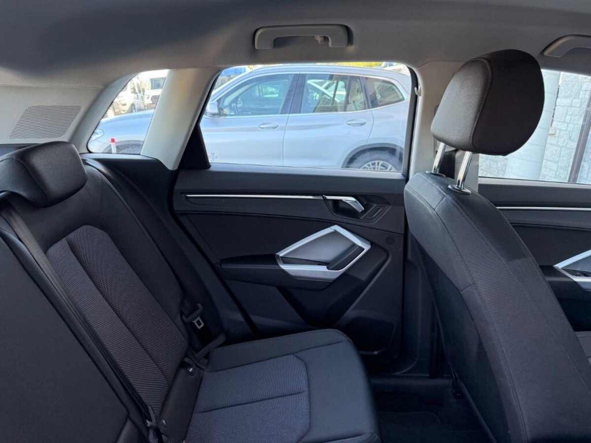 Audi Q3 35 TFSI S tronic Business Advanced (14)