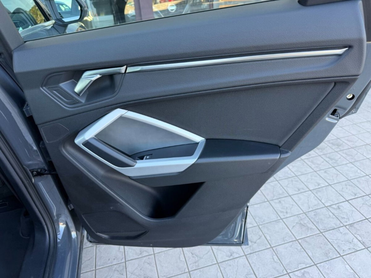 Audi Q3 35 TFSI S tronic Business Advanced (16)