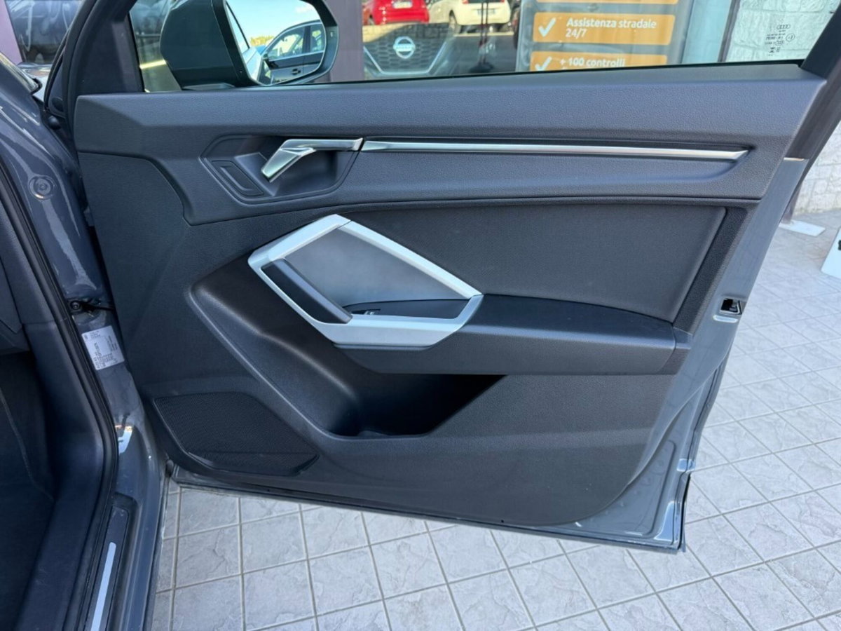 Audi Q3 35 TFSI S tronic Business Advanced (19)