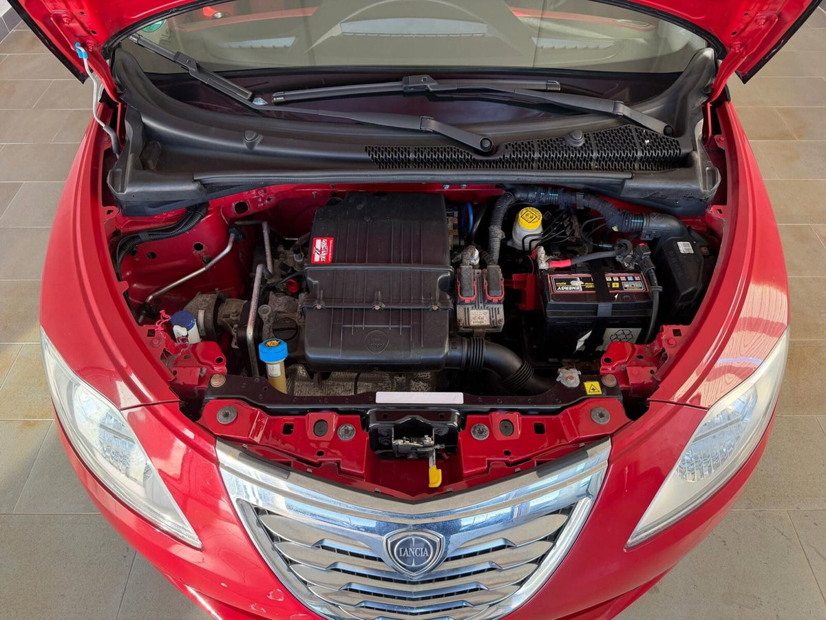 Lancia Ypsilon 1.2 69 CV 5 porte Silver (20)