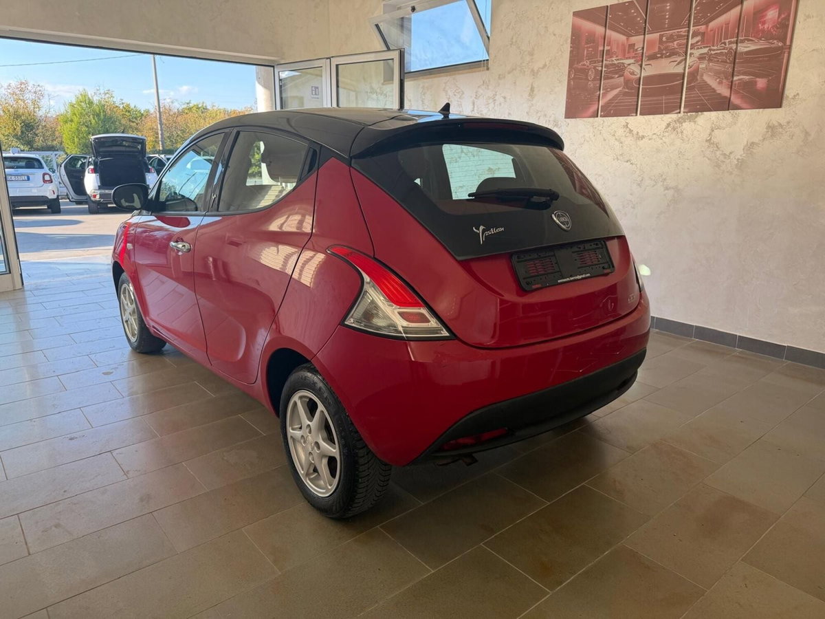 Lancia Ypsilon 1.2 69 CV 5 porte Silver (4)