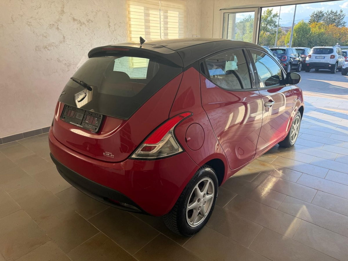 Lancia Ypsilon 1.2 69 CV 5 porte Silver (6)