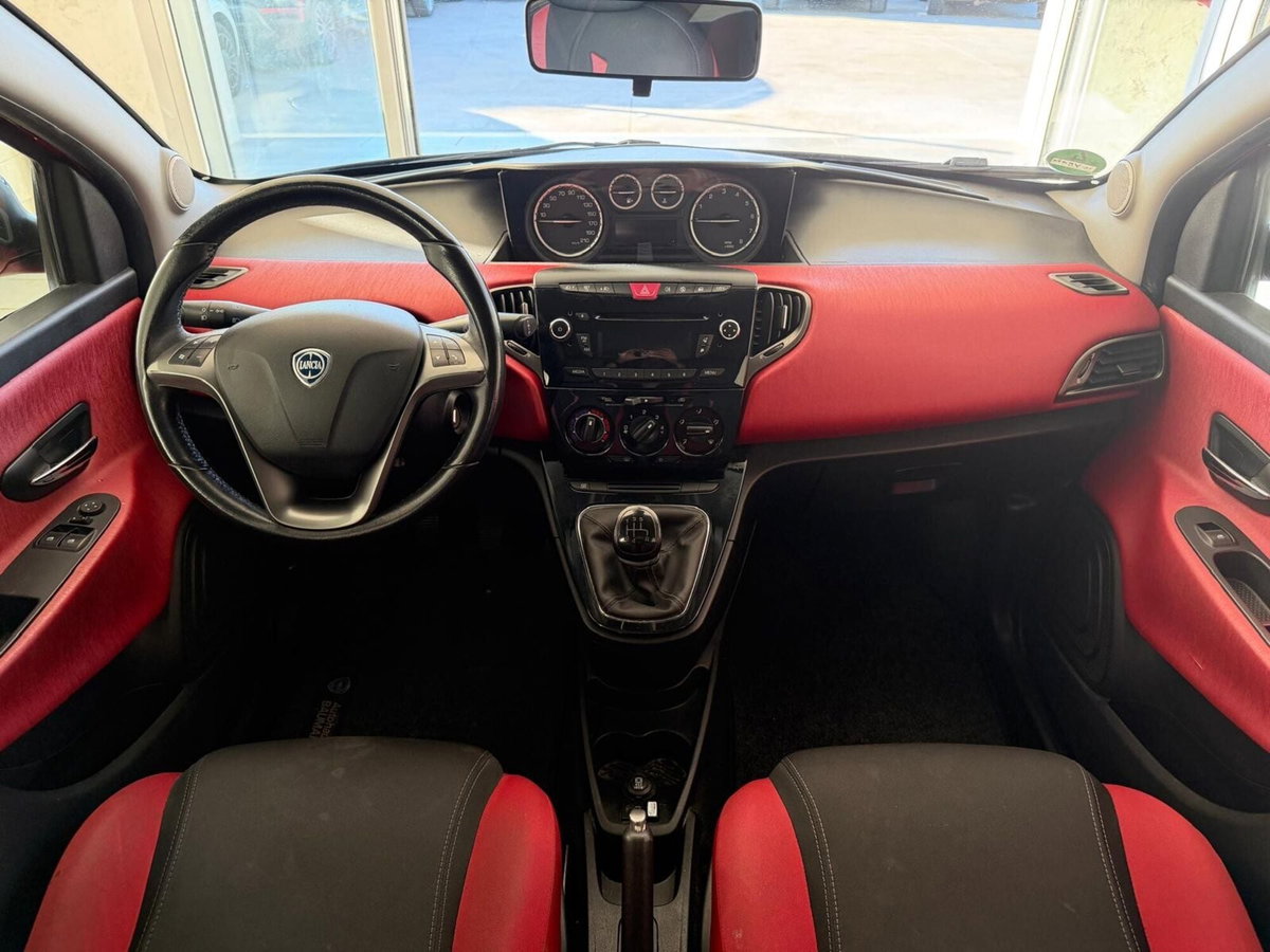 Lancia Ypsilon 1.2 69 CV 5 porte Silver (7)