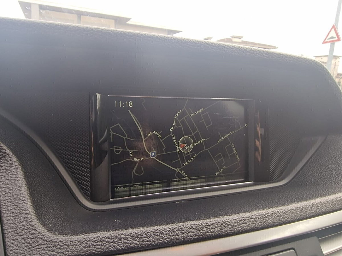 Mercedes-Benz Classe E Station Wagon 220 CDI BlueEFFICIENCY Avantgarde (10)