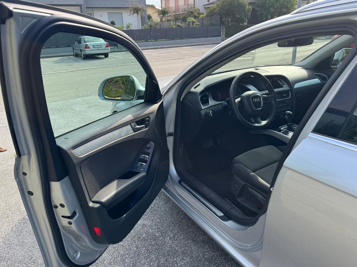 Audi A4 Avant 2.0 TDI 143CV F.AP. (10)