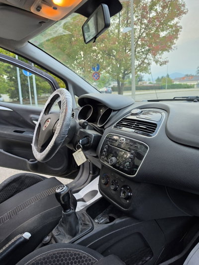 Fiat Punto Evo 1.3 Mjt 95 CV DPF 3 porte S&S Dualogic Sport (14)
