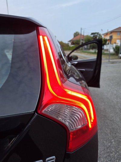 Volvo V60 D3 Geartronic Summum (11)