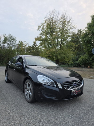 Volvo V60 D3 Geartronic Summum (3)