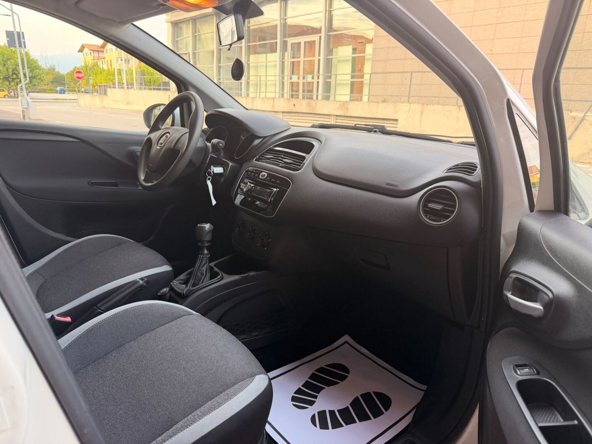 Fiat Punto 1.2 8V 5 porte Easy (9)