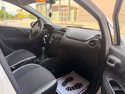 Fiat Punto 1.2 8V 5 porte Easy (9)