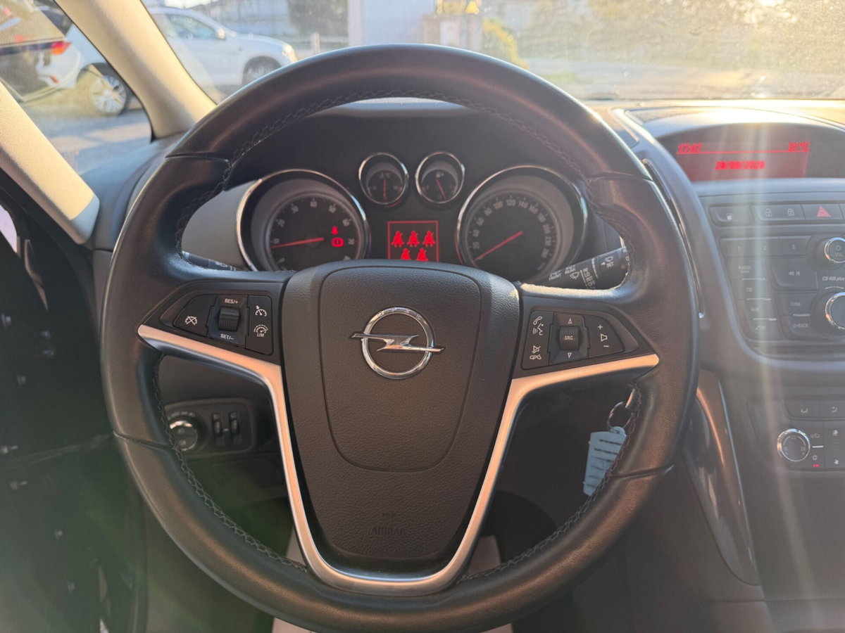 Opel Zafira Tourer 1.6 Turbo EcoM 150CV Cosmo (11)