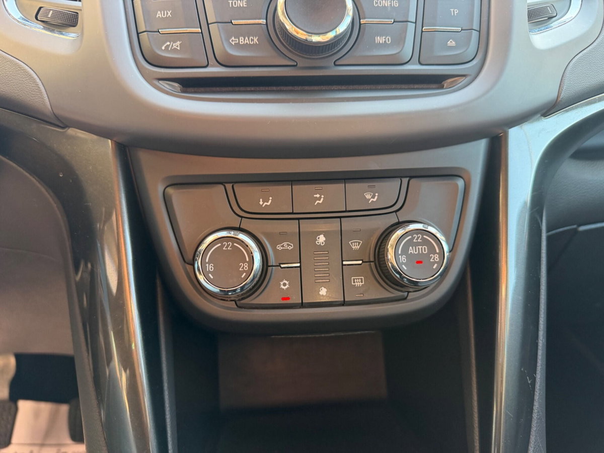 Opel Zafira Tourer 1.6 Turbo EcoM 150CV Cosmo (13)