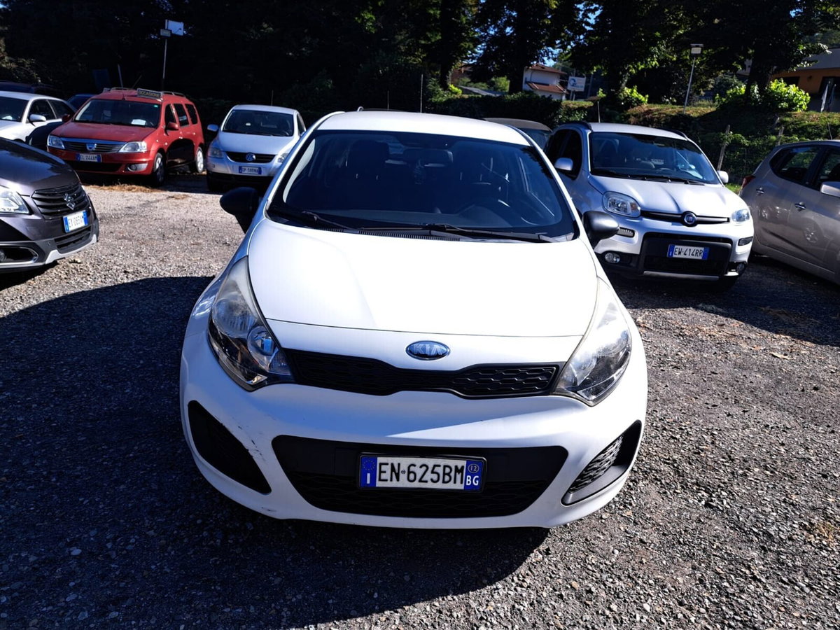Kia Rio 1.2 CVVT 3p. EX (2)