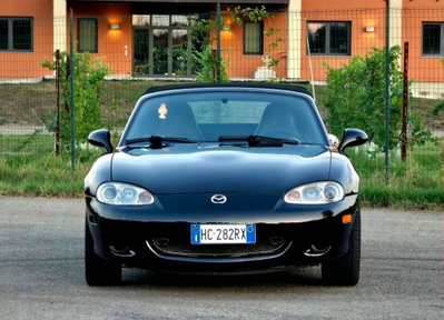 Mazda MX-5 1.8i 16V cat Backstage (7)