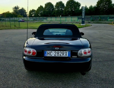 Mazda MX-5 1.8i 16V cat Backstage (8)