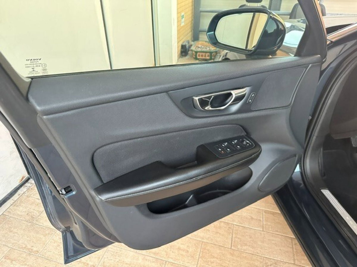 Volvo V60 D3 Geartronic Business (8)
