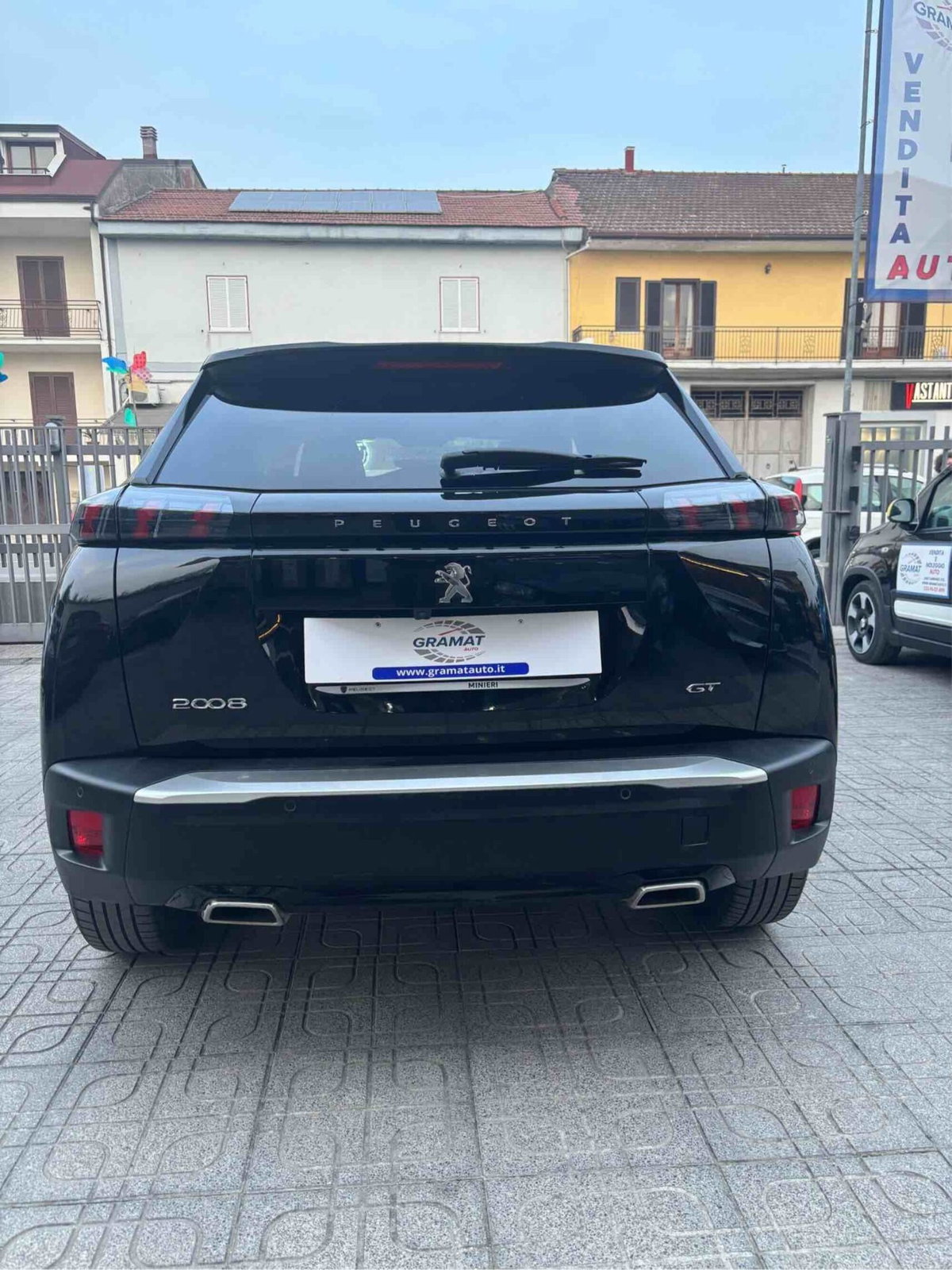 Peugeot 2008 PureTech 130 S&S EAT8 GT Pack (5)
