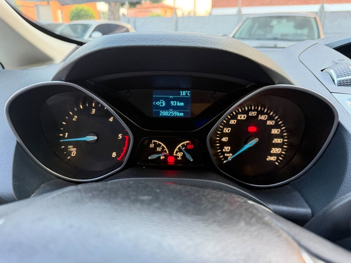 Ford C-Max 1.6 TDCi 95CV Titanium (14)