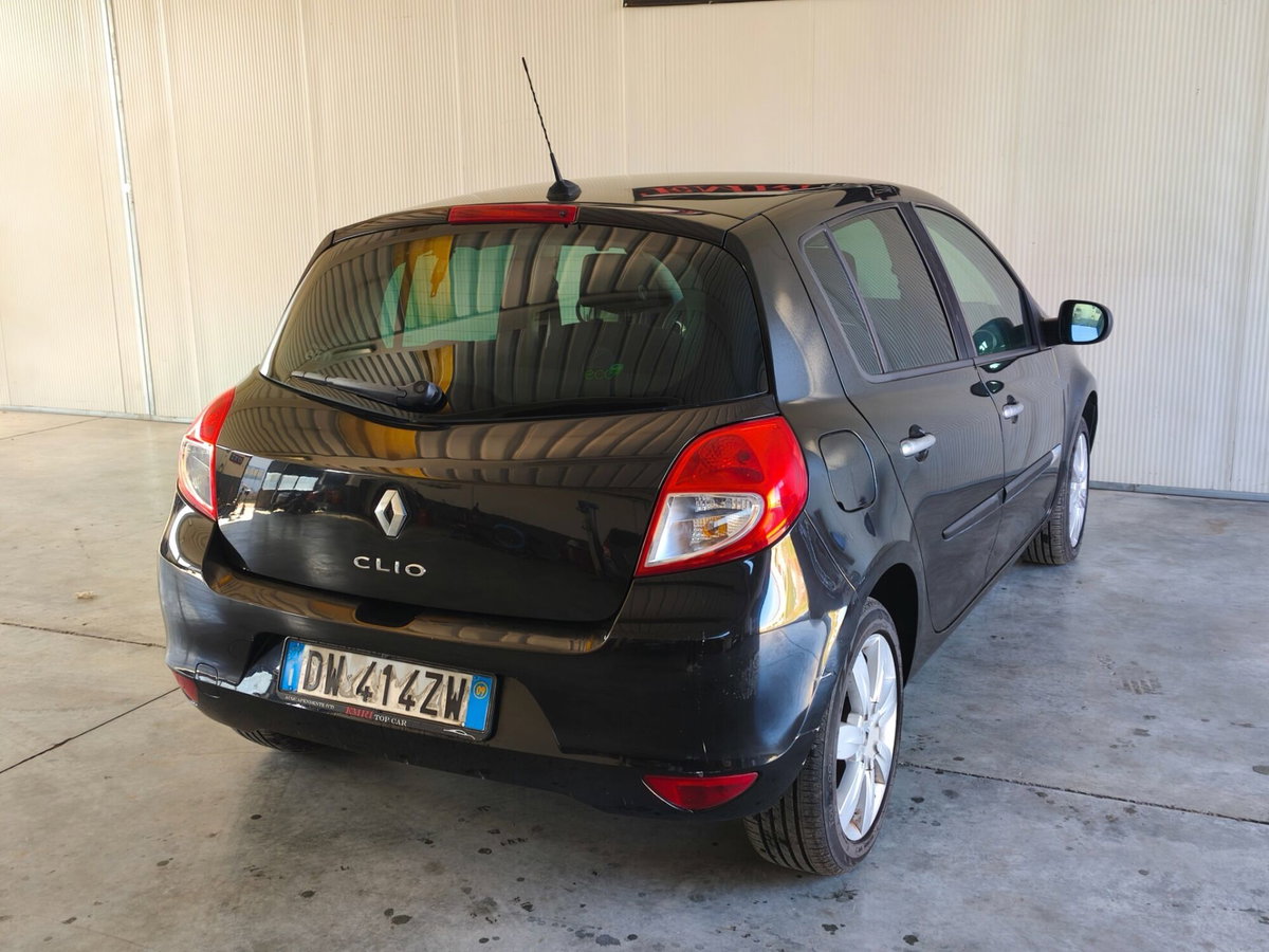 Renault Clio 1.2 16V 5 porte Dynamique (10)