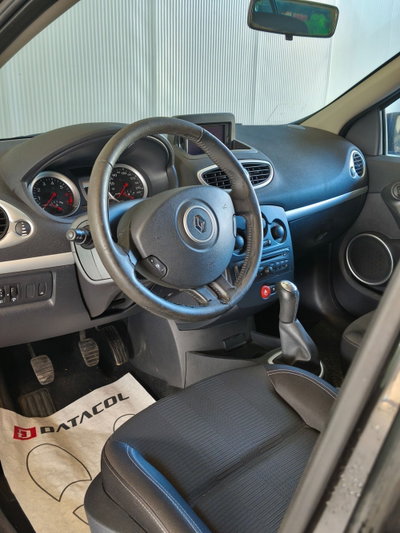 Renault Clio 1.2 16V 5 porte Dynamique (13)