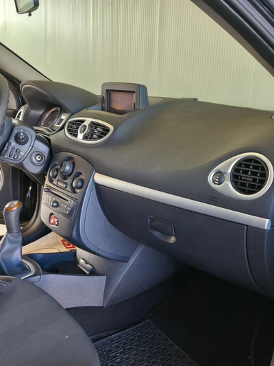 Renault Clio 1.2 16V 5 porte Dynamique (19)
