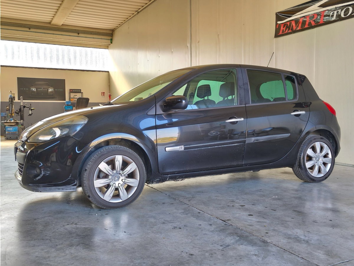 Renault Clio 1.2 16V 5 porte Dynamique (2)